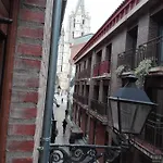 Despertar En León, Al Lado De La Catedral Leão