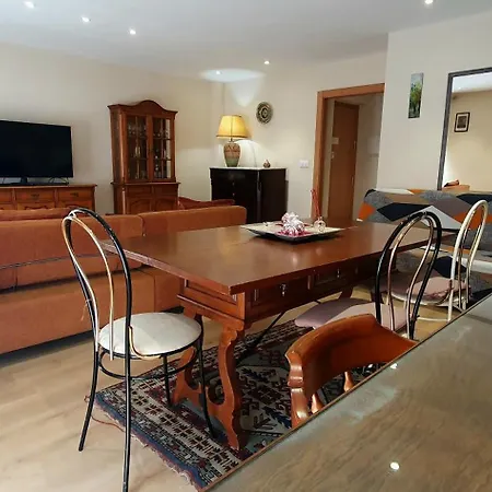 Despertar En Leon, Al Lado De La Catedral * León