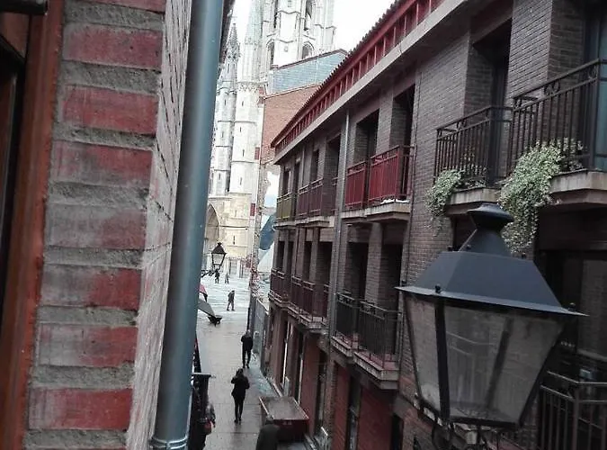 Despertar En Leon, Al Lado De La Catedral León